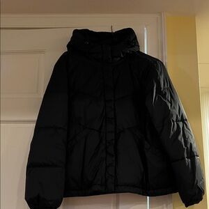 Madewell Black Puffer Jacket - packs into one small, pouch for travel!